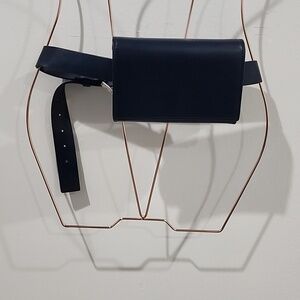 & Other Stories Leather Belt Bag (SZ XS)